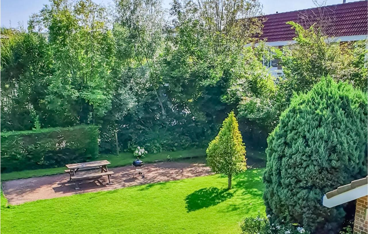 1 Bedroom Gorgeous Home In Zoutelande Zewnętrze zdjęcie